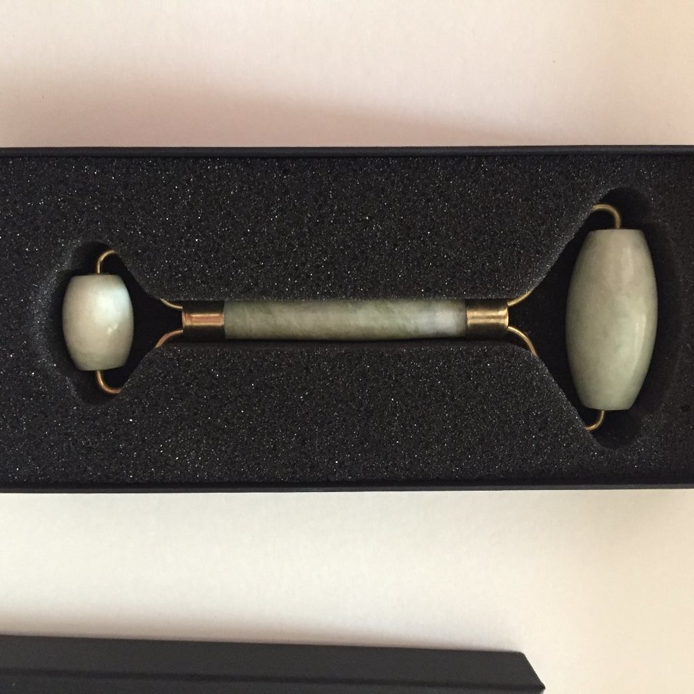 Luna Nectar Jade Roller
